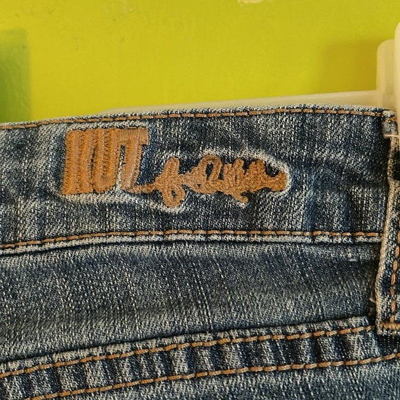 Kut From The Kloth Stretch Bermuda Jean Shorts Size 6 - Picture 3 of 4